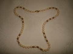 Vintage Approx 5.7mm Pearl 14K Yellow Gold Clasp With Gold Beaded 18″ L Necklace