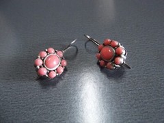1 Pair Old .75″in Pinkish Flower Style Long Wire