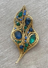 Vintage Leaf Brooch La Roco 50s Gold Tone 3 1/2” Blue Green Rhinestones Unsigned