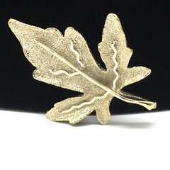 Vintage Gold Tone Maple Leaf Brooch 2.5″