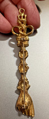 VTG Bar Brooch Scepter Staff 3 1/2″s Crown top Faux Pearl in hand