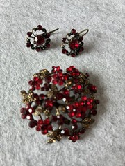 Vintage Red Stone Brooch And Earrings. Free shipping.