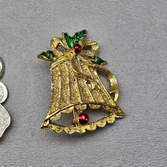Vintage Christmas Brooch Lot Candy Cane Tree Ornament Bell Gift Jane Signed 6 Pc