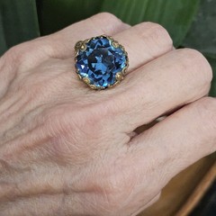 VTG RING Gold Wash Blue Glass Sapphire Cocktail Dome Sz 8.5