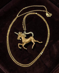 VTG Textured Gold-tone Unicorn Pendant necklace 24″ Fantasy Mythical