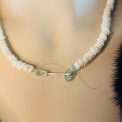 Vintage Hawaiian Puka Shell Bead Necklace 17.75 Inch Graduated up to 8.2mm