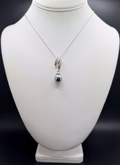Vintage LADY REMINGTON Pendant Necklace / Post Earrings Set Gray Faux Pearls