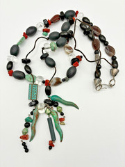 roxsann Red Coral Red Jasper Chalcedony Stone Black Beaded Necklace Vtg
