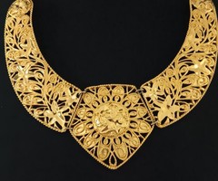Falling Leaves Jose Maria Barrera for AVON statement necklace 16 1/2″