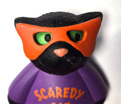 Vintage 90s Hallmark Cards Halloween SCAREDY CAT Moving Eyes & Tail Pin / Brooch
