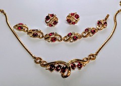 Alfred Philippe Trifari 1940’s Pat Pending Ruby & Clear 3 Piece Necklace Set