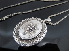 VICTORIAN Sterling Silver A&L Star Mourning LOCKET Pendant & Chain Necklace