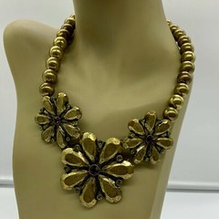 VINTAGE ? BRASS OR METAL ALLOY PINK GLASS TRIPLE FLOWER BEAD NECKLACE