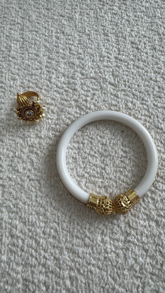 Vintage Gold and White Jewelry Set Ring & Bracelet Glass Pearl Fashion