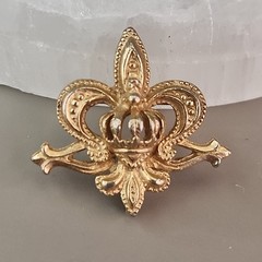 Vintage Watch Fob Brooch Pin Fleur De Lis Gold Tone 1 1/8″