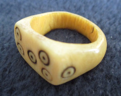 VINTAGE BONE RING SIZE 7.25