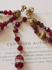 MIRIAM HASKELL 40′ HORSESHOE 2-PC BLOOD RED CÔTELÉ & NUGGET BEAD ICE R/S ACCENTS