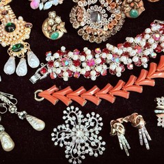 ESTATE MIRIAM HASKELL, SCHREINER, JULIANA D&E CROWN TRIFARI KRAMER & MORE-25 PCS