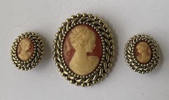Vintage Large Cameo Set Of Brooch And Clip On Earrings Resin Gold Good Quality