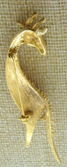 VTG Lg Linda Gal Goldtone Giraffe Pin Brooch Textured Crystal Eyes – SIGNED LG