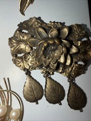 Lot Of Vintage Brooches /Pins One Is Monet . The Other 3 Are Unsigned!