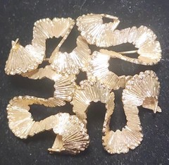 Henkel Grosse Germany 1968 Signed Textured Abstract Gold Tone Brooch Pin C647