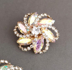 Vintage Gold Tone Rhinestones AB Brooch Pin Clip On Earrings Set Wreath Flowers