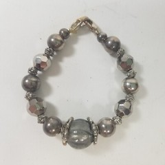 Vintage Stretch Bracelet Faceted Glass & Metal Beads Silver Tone Tiny 5.75″
