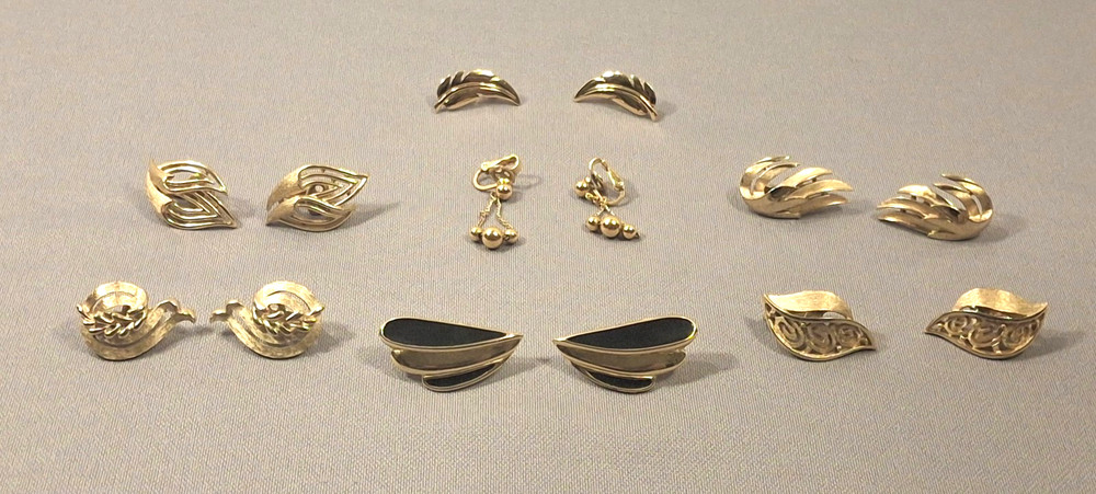 VTG 1950s-1970s Crown Trifari Clip On Earrings Lot Gold Tone 7 Pair Retro MCM