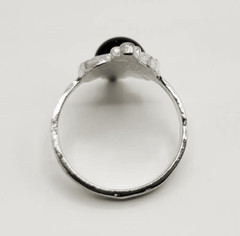 Black Stone Faux Onyx Ornate Silver Tone Metal Women’s Fashion Ring Size 7.5
