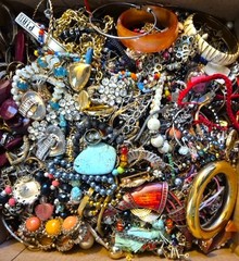 3 Pound Unsorted Huge Lot VTG Jewelry Vintage Now Junk & Wear Resell Tangled In