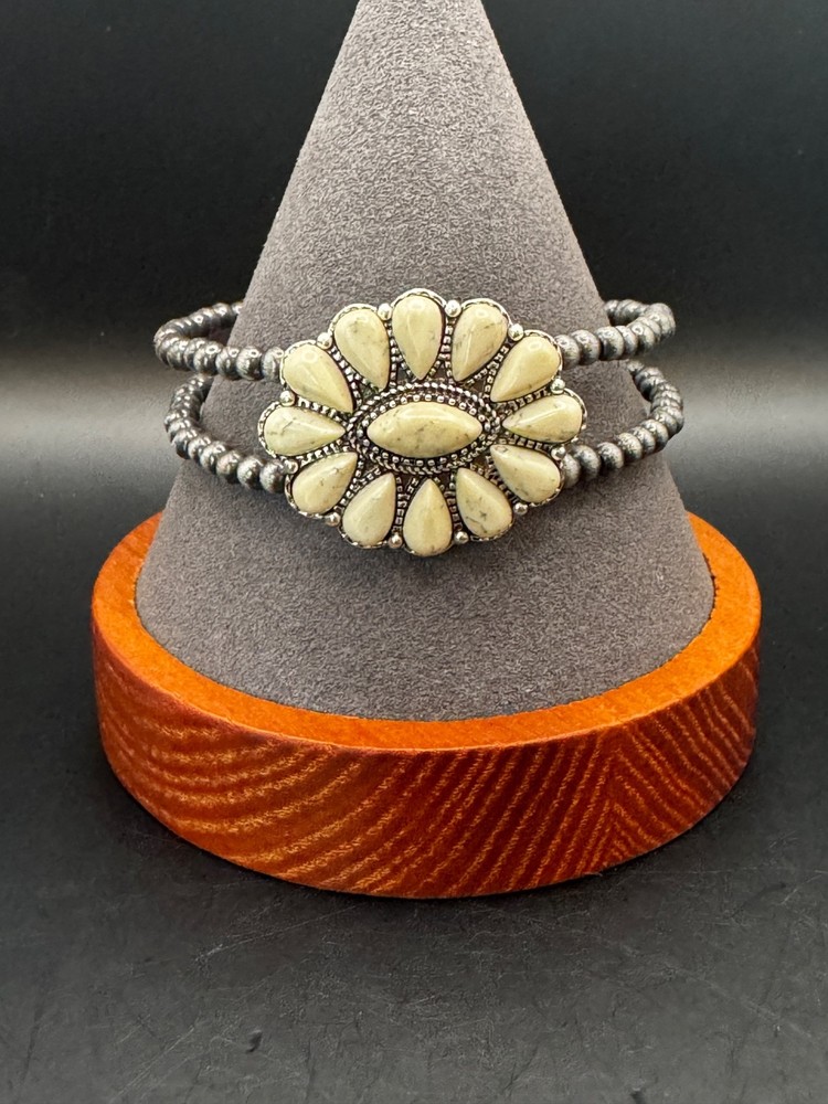 Southwestern Style Wrap Bracelet Cream Faux Stone Silver Tone Beaded