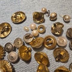 Junk Jewelry Craft Lot Many Large Faux Pearl With Gold Tone Silver Tone Pieces