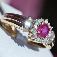 14k yellow gold ring 0.70ct natural, treated ruby diamond size 6.5 vintage 4.1gr