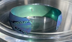 STUNNING HOLLY YASHI CUFF BRACELET, FACETED AMETHYST GEMSTONE ACCENT EX. COND