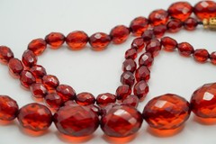 Vintage Cherry Amber Bakelite Faceted Oval Bead Necklace 29″ x 24mm-8mm JB46