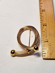 Vintage Gold Tone Looped Wire Ribbon Brooch Pin Unmarked Mid Century Modern…