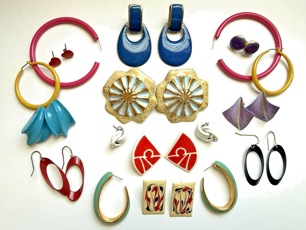 VTG. 70’s- 80’s Pierced Earring Lot of 14 Pair FUNKY Fun COLORFUL Enamel Metal