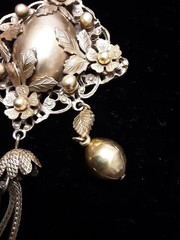 Vtg Francois Pendant Brooch Gold Tone Flowers Leaves Statement Dangle Chain