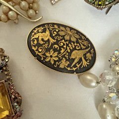 Vintage To Now Lot Of 18 Unsigned (1 signed) Gorgeous Brooch & Pin