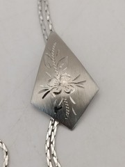 Vintage Silver Tone Floral Engraved Adjustable Bolo Slide Necklace 32″