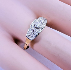 Antique 18ct Gold Art Deco Diamond Filigree Band Ring 0.06ct Natural Size 8.25