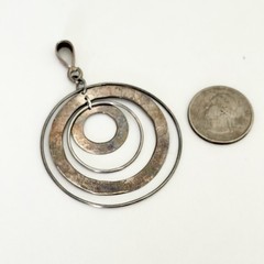 Vintage 925 Sterling Silver Modernist Big Hammered Interlocking Circle Pendant