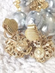 MIRIAM HASKELL 50’S SIGN 2PC S-GREY BAROQUE PEARL ICE CLEAR MONTÉE BRASS ACCENTS