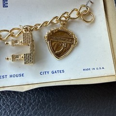 VTG SAINT AUGUSTINE Charm Bracelet Building Enamel Gold Tone Rope Chain NOS
