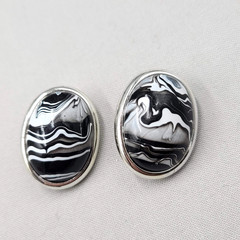 Vintage Black White Marbled Cabochon Clip on Earrings Silver tone Drop 1 1/8″