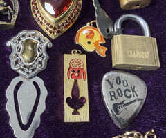 Vtg to Now Junk Drawer Costume Jewelry Lot Watch Padlock Brooch Pendant Estate