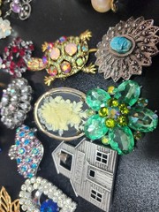 Vintage jewelry set of 36 in vintage box