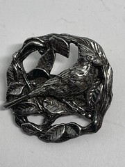 Cardinal BIRDS AND BLOOMS Limited Edition 1999 Vintage Pin Silver Leaves