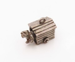 925 Sterling Silver Vintage Bulldog In Dog House Pendant (MOVES) PT21052